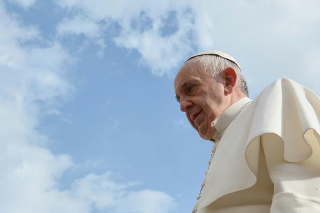 El papa pide perdón por los escándalos recientes en Roma y el Vaticano