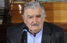 Mujica defiende a Sendic y le tira el fardo a Astori