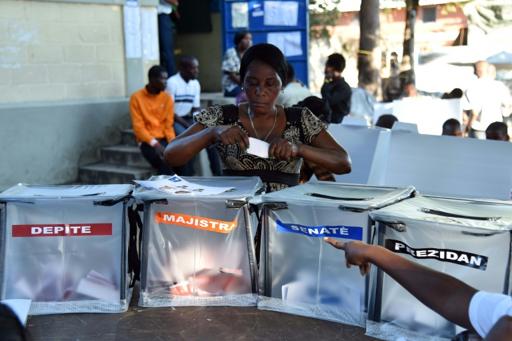 Los haitianos votan en una jornada decisiva para la estabilidad política