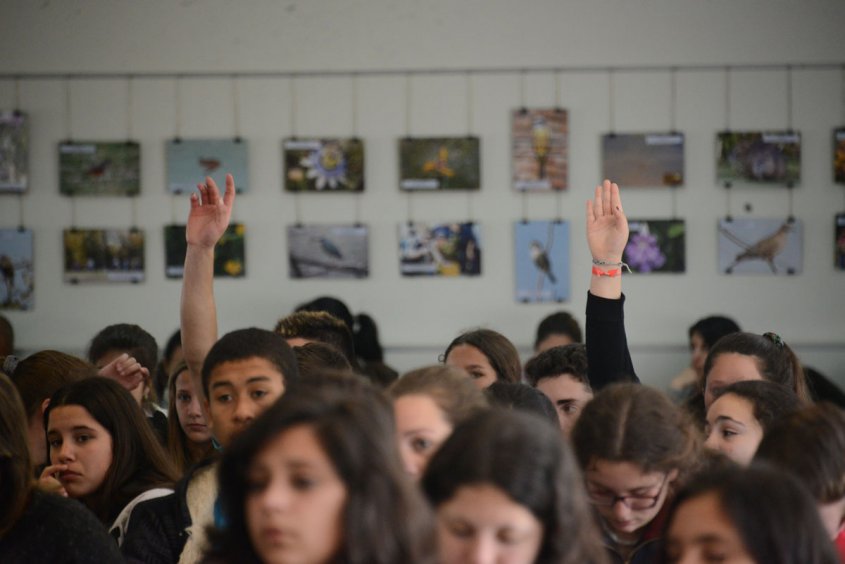 Liceales de Uruguay retan a sus profesores; piden más clases y mayor compromiso