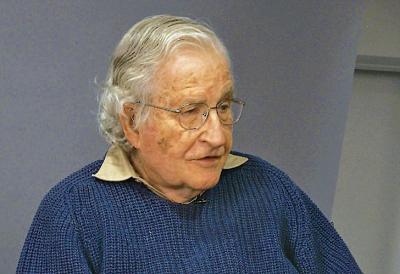 Noam Chomsky: La corrupción fue tan grande en Sudamérica que se desacreditaron a sí mismos y desperdiciaron grandes oportunidades
