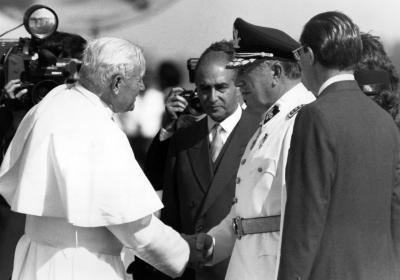 Wikileaks: El Vaticano apoyó golpe contra Allende y colaboró con Pinochet