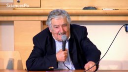 Mujica advierte que puede cambiar la subordinación a EEUU por la subordinación a Pekín"