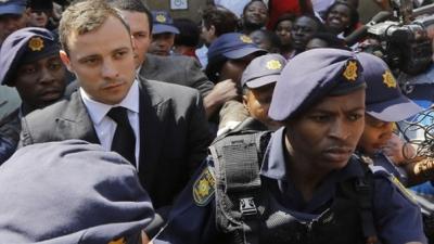Piden condena de 15 años para Pistorius por asesinato en Sudáfrica