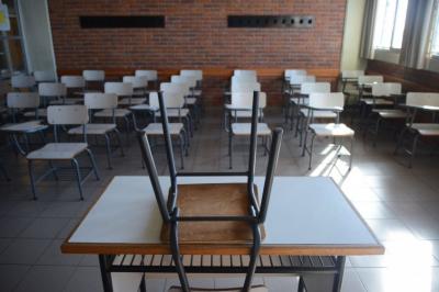 Alumnos no podrán salir de los liceos en Uruguay hasta cumplir todo el horario