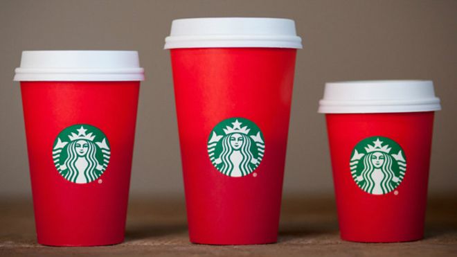 Por qué acusan a una taza de Starbucks de ser "anticristiana"