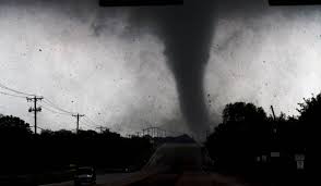 Alerta en Oklahoma, Kansas, Missouri y Arkansas por una nueva ola de tornados