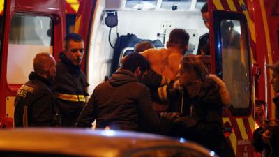 Policía confirma al menos 120 muertos tras atentados en París; cinco terroristas abatidos
