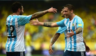 Argentina le ganó a Colombia y sumó de a tres por primera vez