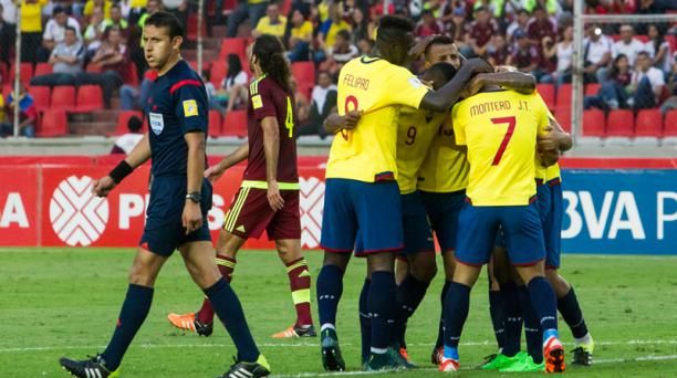 Ecuador derrotó 3-1 a Venezuela y mantuvo el liderato en eliminatorias