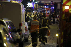 Una mujer se hizo estallar durante operativos policiales en la madrugada de París