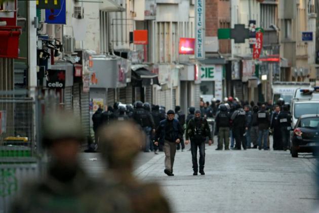 Dos muertos y siete detenidos tras el asalto policial en París