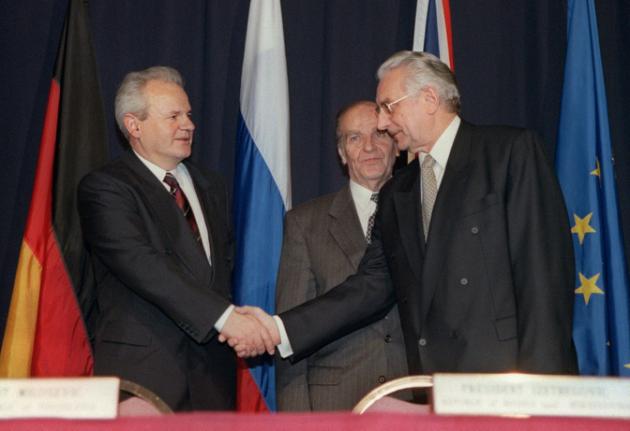 Bosnia sigue dividida 20 años después del fin de la guerra