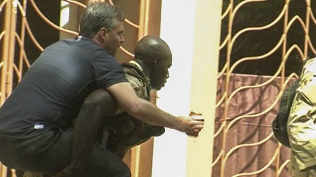 Toma de rehenes en hotel de Malí termina con 27 muertos