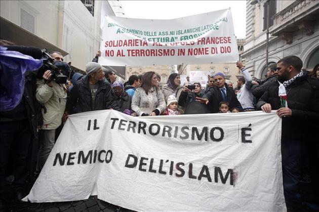 Musulmanes se manifiestan en Italia y condenan el terrorismo
