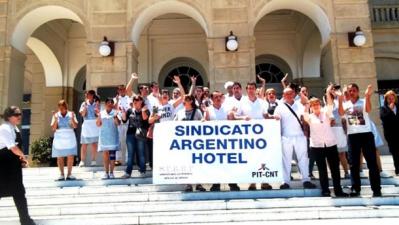 Paro en el Argentino Hotel de Pirápolis por persecución sindical