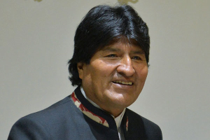 Evo Morales asegura que Irán apoya causa boliviana y que la diplomacia chilena está "desgastada"