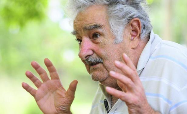 Mujica teme por la "estabilidad institucional" de Argentina