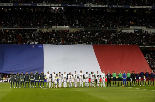 Polémica en Francia por el escupitajo de Benzema tras la Marsellesa