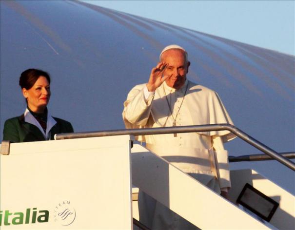 Sacerdotes católicos casados piden ver al papa para abordar el celibato