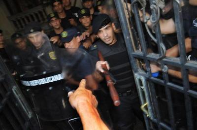 Suprema Corte de Uruguay pide a la Policía que evite la ocupación de su sede
