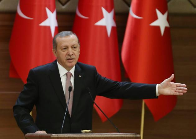 Rusia acusa a presidente de Turquía y a su familia de tener negocios de petróleo con el ISIS