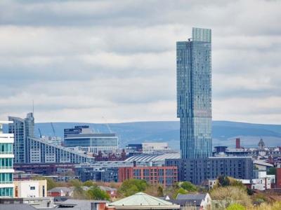 Una torre en Manchester aturde con su silbido cada vez que hay viento