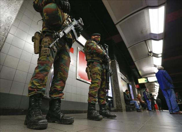 Bélgica pide captura internacional de 160 presuntos terroristas
