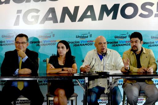 Oposición venezolana delinea cambios segura de control total parlamentario
