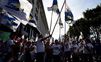 Miles de personas despiden a Cristina Fernández en Buenos Aires