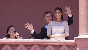 El primer bailecito de Macri como presidente de Argentina