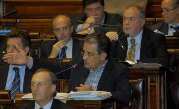 Senador José Carlos Cardoso se recupera fuerte y saldrá del CTI