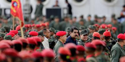 Maduro pide a Fuerzas Armadas prepararse para una "guerra no convencional"