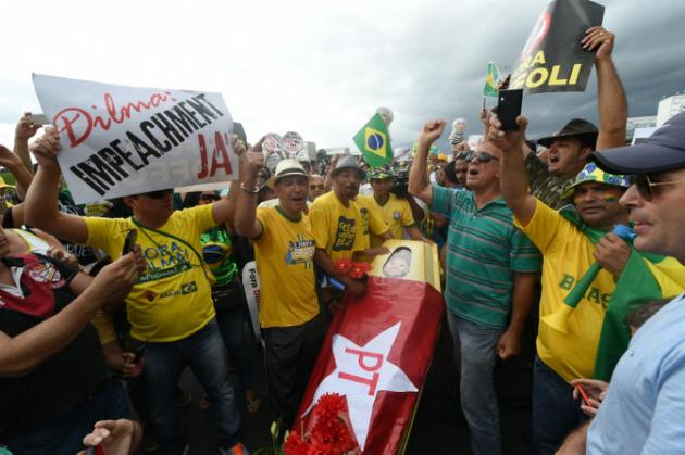 Débiles protestas en Brasil para exigir la salida de Rousseff