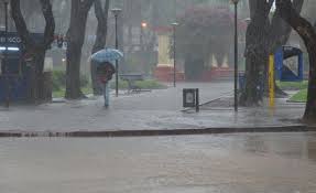 Hasta las seis de la tarde de hoy alerta en Uruguay por fuertes tormentas