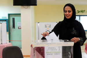 Mujeres electas en Arabia Saudita no podrán reunirse cara a cara con sus pares varones