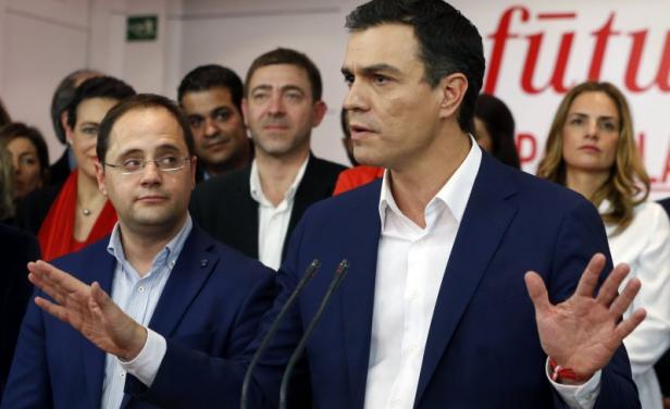Socialistas rechazan investidura de Rajoy y piden "cambio a la izquierda"