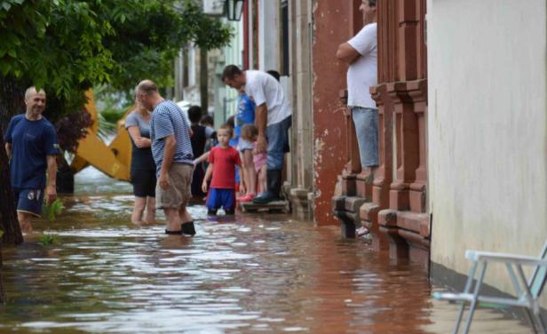 Crecida histórica conmueve a Uruguay: Ya hay 8.500 evacuados