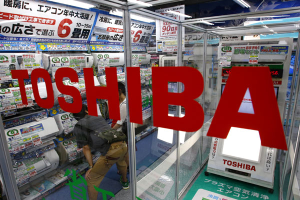 Imponen una multa récord a Toshiba por su fraude contable multimillonario