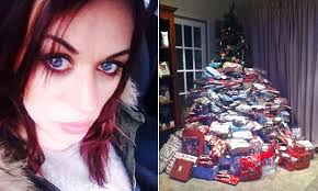La madre del año: mujer le compra 300 regalos de Navidad a sus hijos y provoca bronca