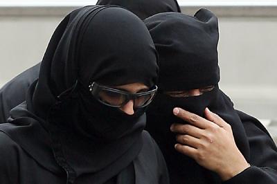 Tribunal saudí condena a 200 latigazos y 6 meses de cárcel a joven que fue violada