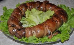 Británico dijo que el plato típico de Kurguistán es pene de caballo y lo arrestaron