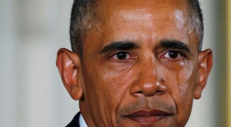 Obama llora y anuncia nuevas medidas para el control de armas