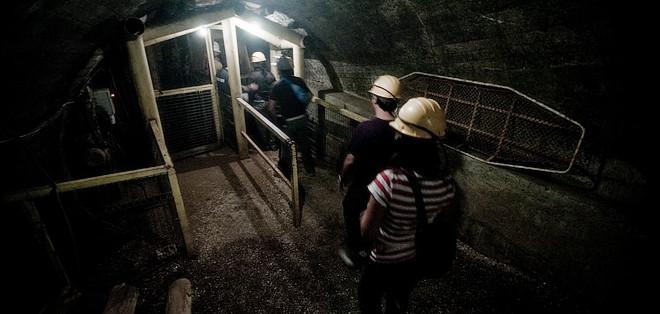 17 mineros atrapados en mina de sal en Nueva York