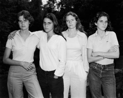 Durante 40 años, 4 hermanas posaron para el álbum de fotos que se hizo famoso en todo el mundo.
