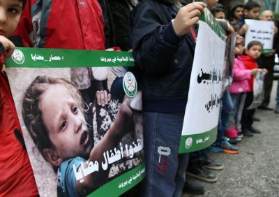Mueren de hambre 23 personas en asediada ciudad siria; comían hojas de árbol