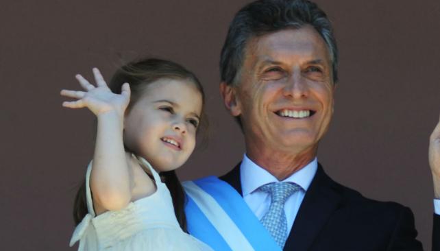 Mauricio Macri se fisuró una costilla mientras jugaba con su hija y deberá hacer reposo
