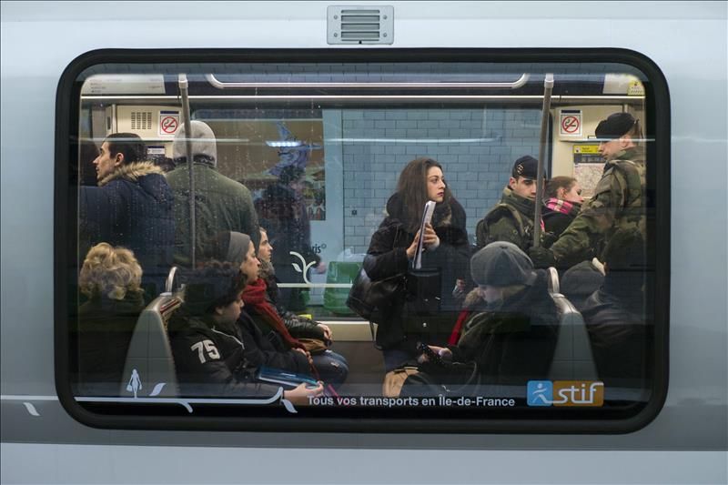 Un vídeo muestra al cerebro de atentados de París en el metro tras el ataque