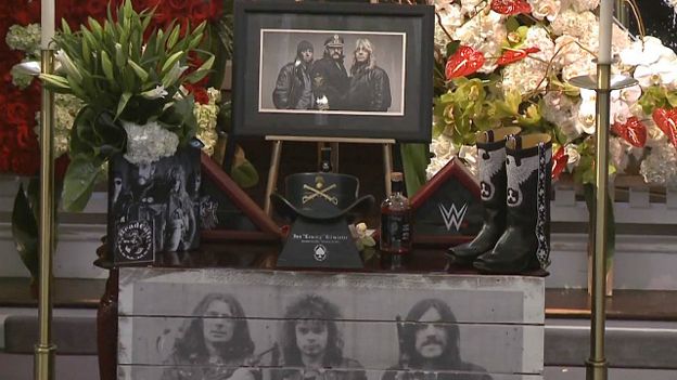 El funeral de Lemmy de Motörhead: en su bar favorito y en YouTube