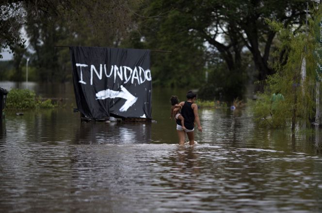 Gobierno de Uruguay otorgará asistencia de 400 millones de pesos a afectados por inundaciones